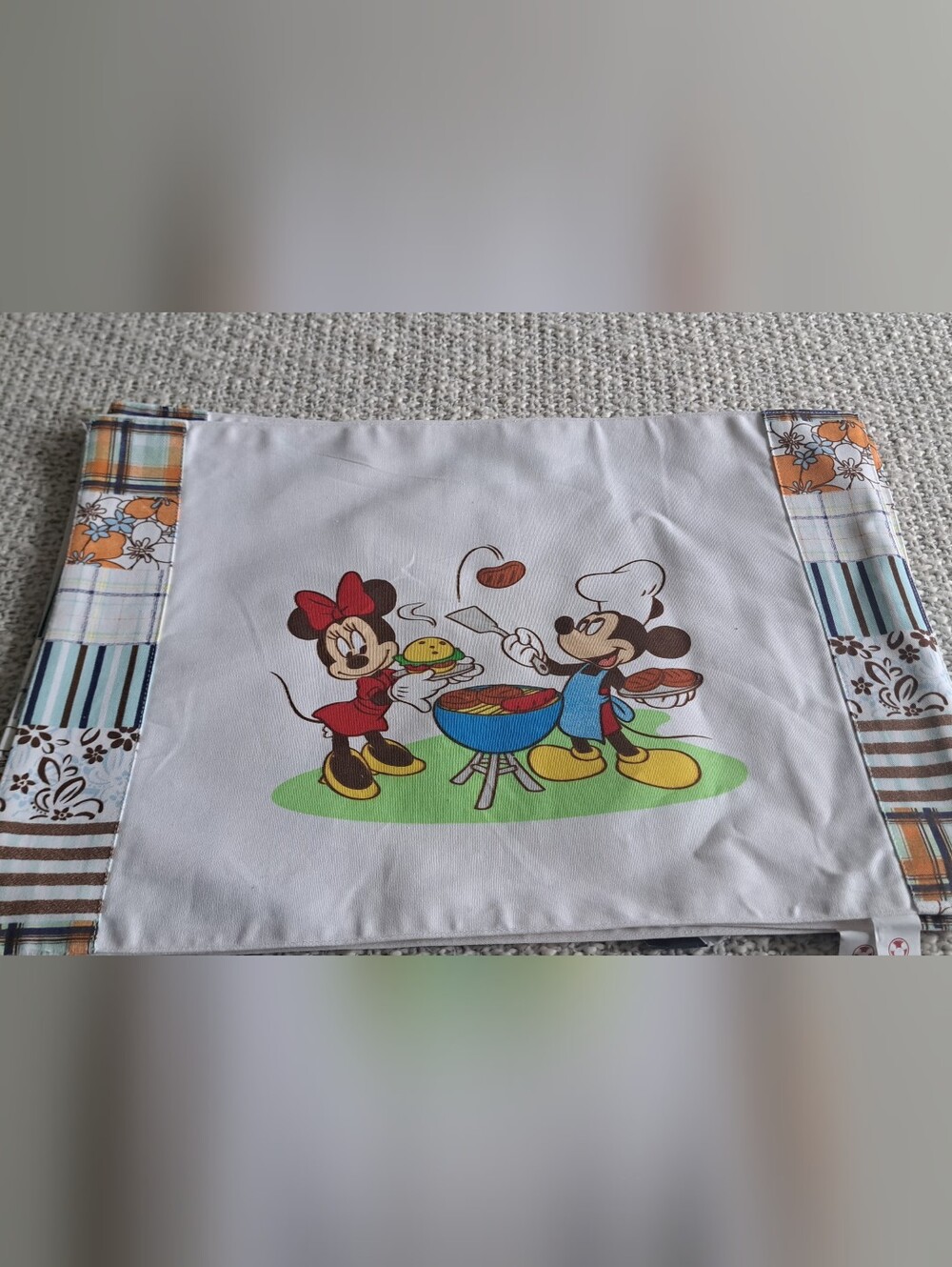 Set of 4 Mickey & Minnie Kids BBQ Placemats cotton cloth patchwork border white